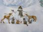 Preview: Patchworkstoff Woodland Friends mit Schneemännern und Waldtieren auf einem hellblau marmorierten Untergrund Detailansich mit Schneemann und Tiere
